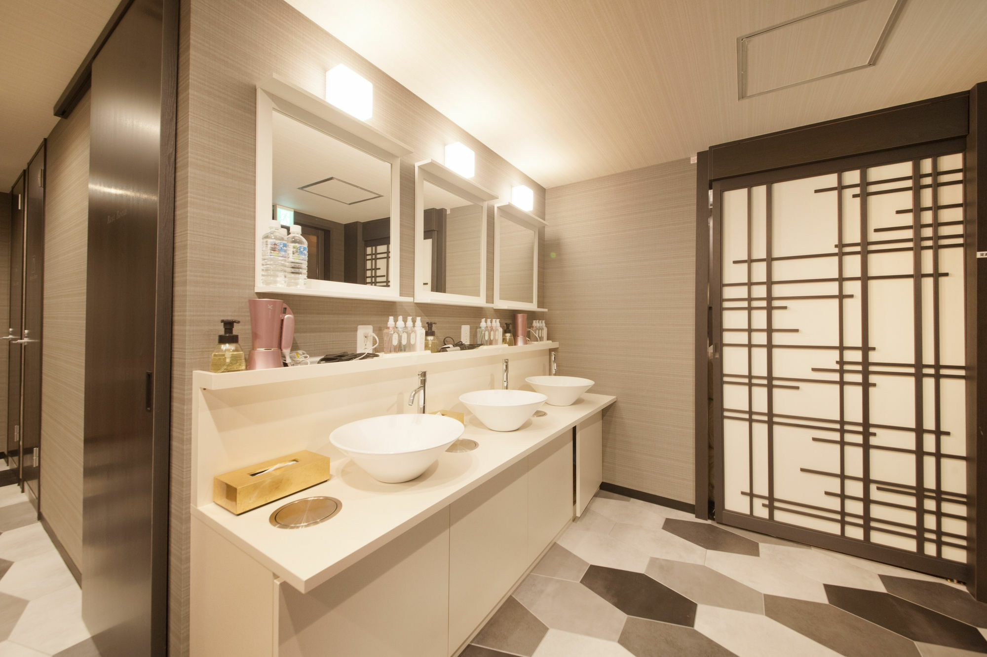 טוקיו Centurion Hotel Residential Cabin Tower מראה חיצוני תמונה